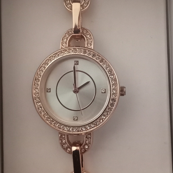 Gold Watch - Picture 3 of 4
